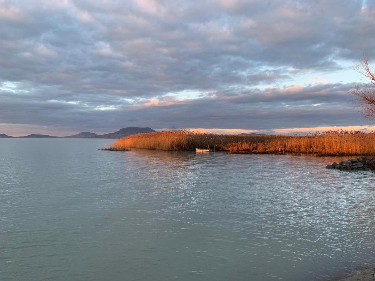 Topart Apartman I Balatonfenyves Eksteriør bilde