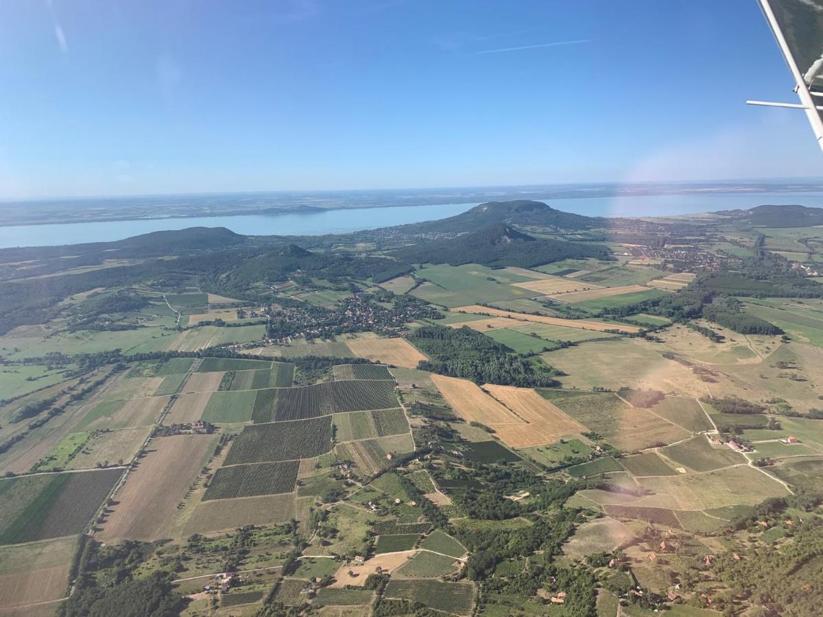 Topart Apartman I Balatonfenyves Eksteriør bilde