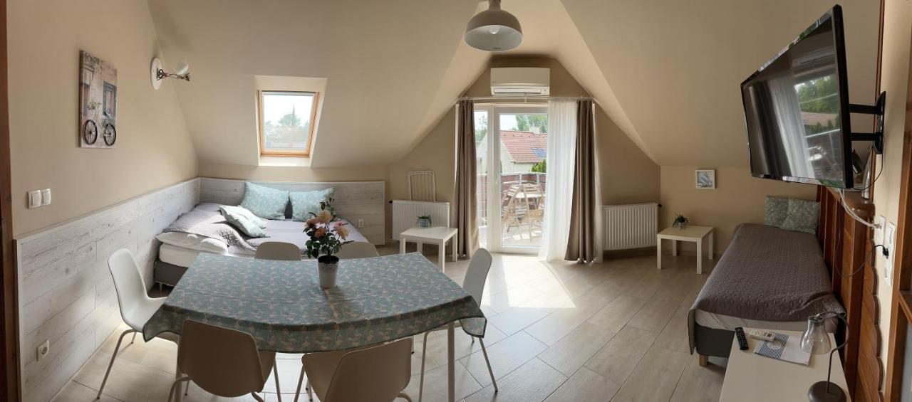 Topart Apartman I Balatonfenyves Eksteriør bilde